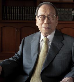 学校法人東海大学　総長 松前　達郎