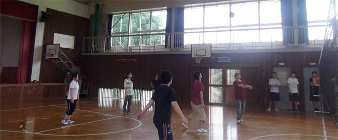 バイオサイエンス学科で研究室対抗のバレーボール大会を開催しました