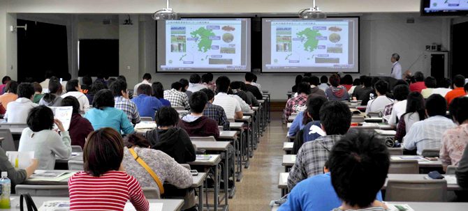 農学研究科連携大学院客員教員による研究説明会が開催されました