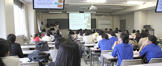 2014年度健康科学部海外研修プログラムの説明会を開催しました