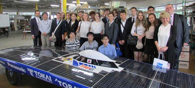 ロシア・ガスプロム教育センターの生徒たちが湘南キャンパスを訪問しました