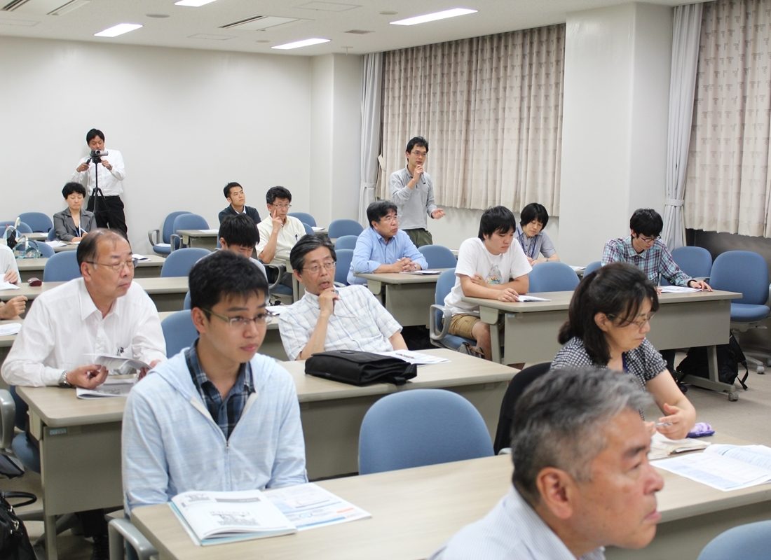 湘hp報「研究推進セミナー」03.jpg