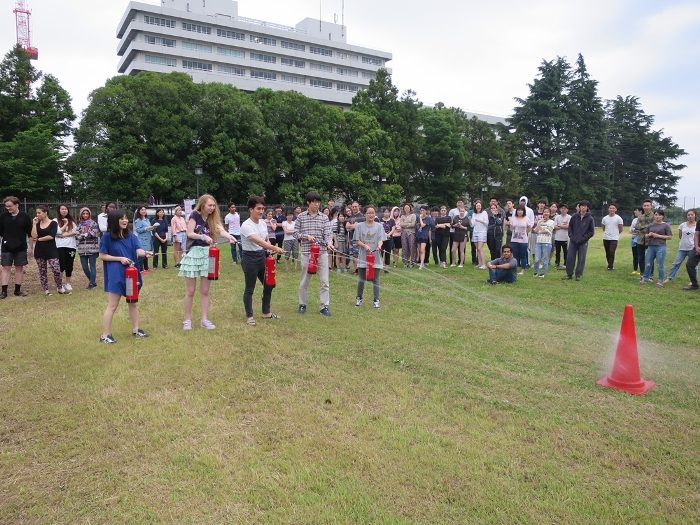 留学生・避難訓練 (1)_525.jpg