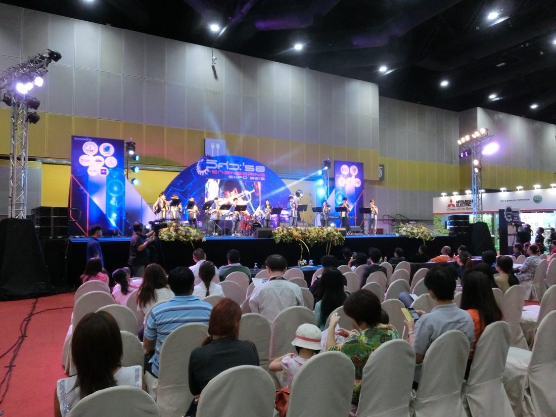 湘hp報「吹奏楽研究会・タイ演奏会」04.jpg