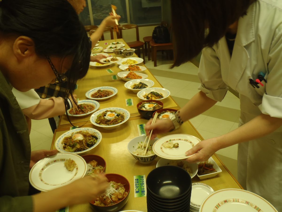 学食うまいもの2019秋試食会(2).JPG