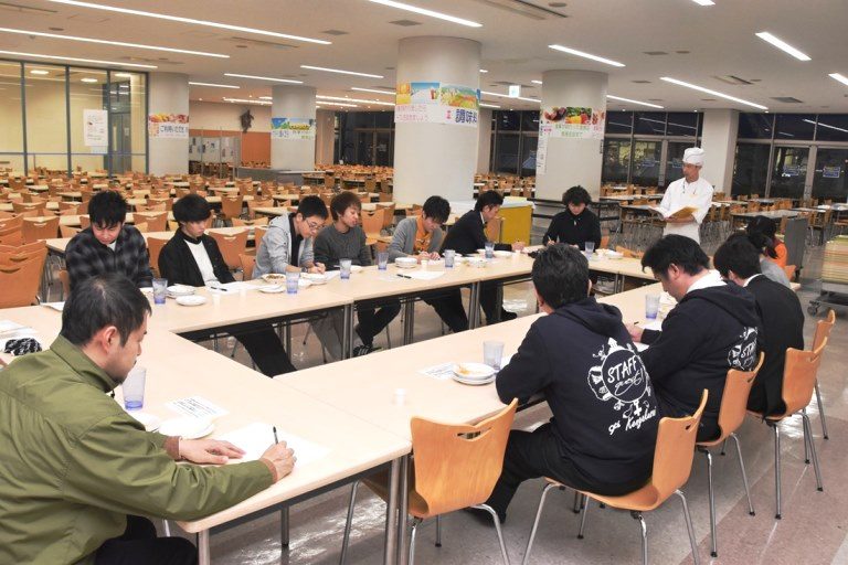 高輪学食春メニュー試食会_525.jpg