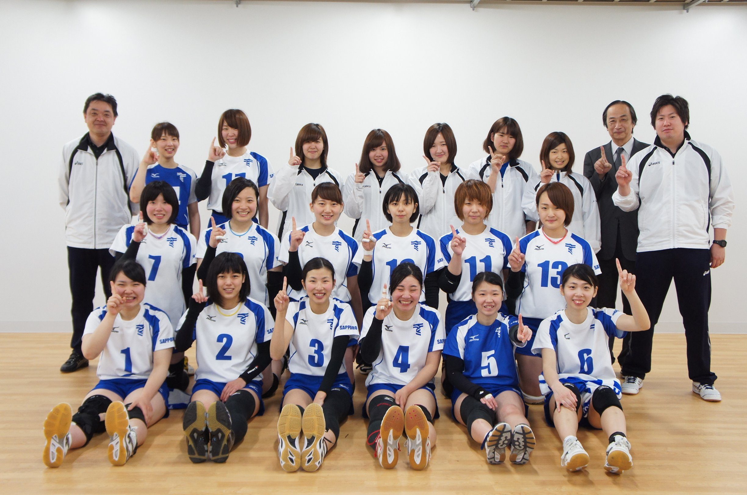 女子バレー1部昇格04.JPG