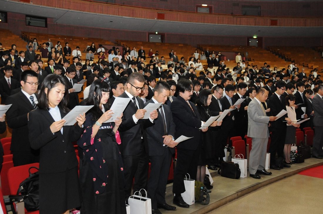 ｈｐ報告「春学期学位授与式」03.jpg