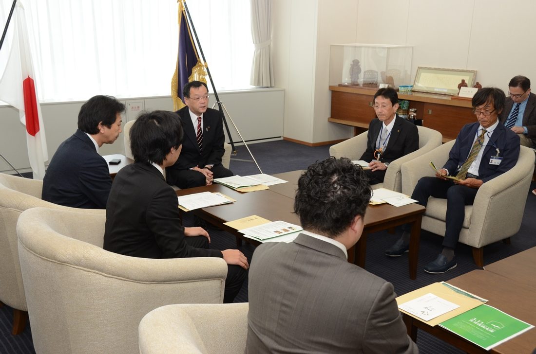 湘南ｈｐ報「3.11LCP・平塚市長訪問」 (3).jpg