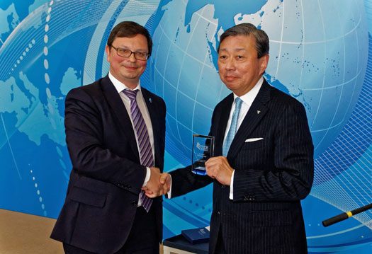 名誉学位１_525.jpg