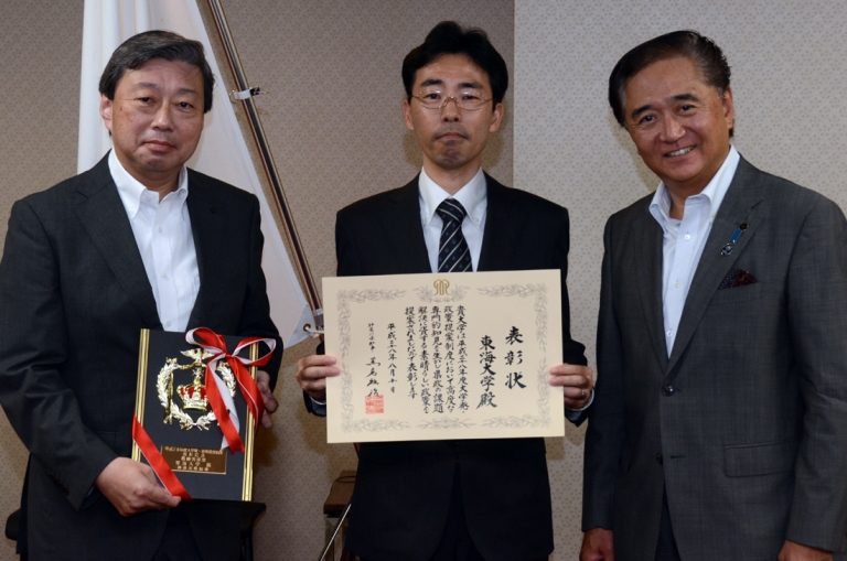 神奈川県政策提案表彰 (5)_525.jpg