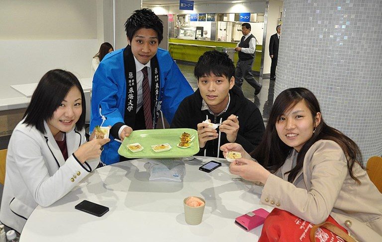 学食春新メニュー2_525.jpg