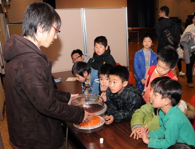 チャレｈｐ報告「科学広場」02.JPG