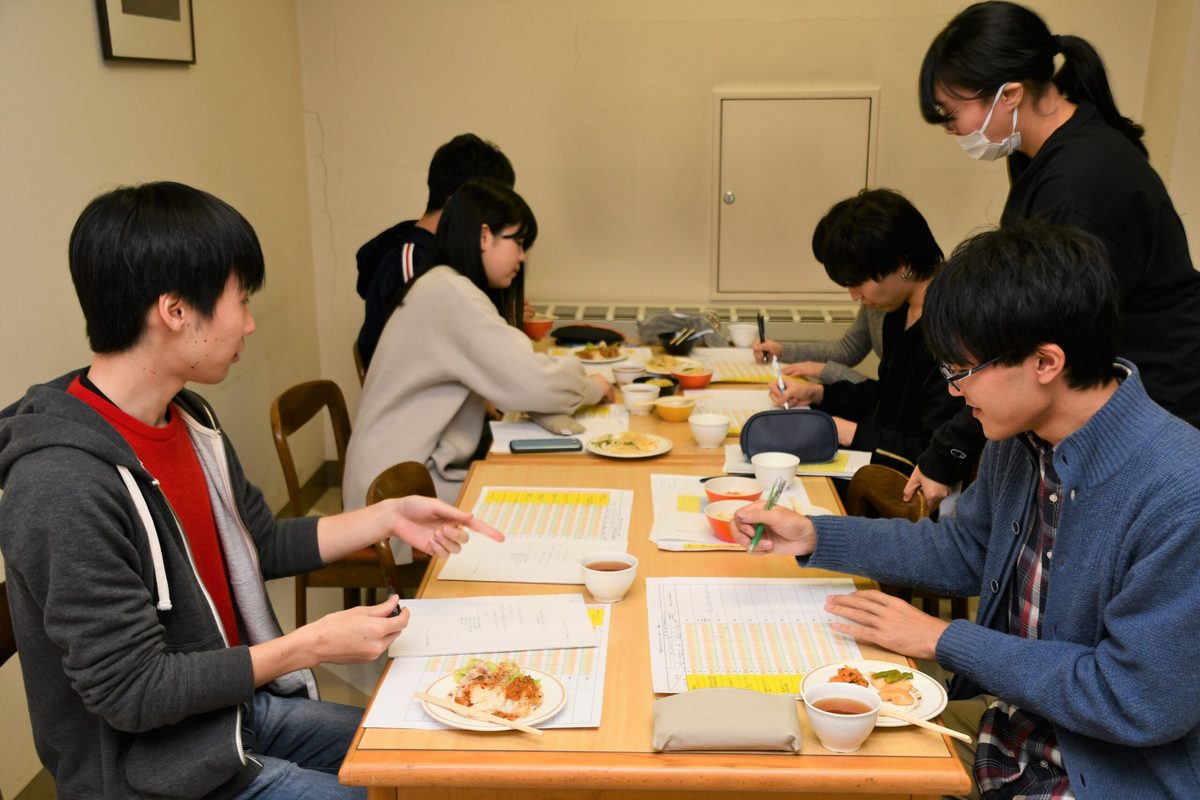 春学期新メニュー試食会 (35).JPG