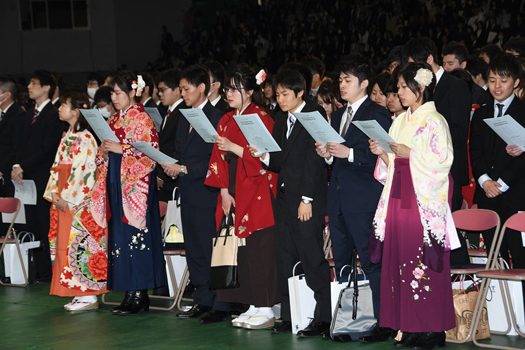 17学位授与式３_525(右）.jpg