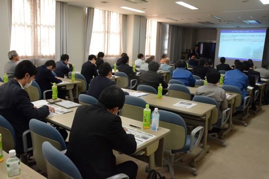 研究施設見学会1_525.jpg