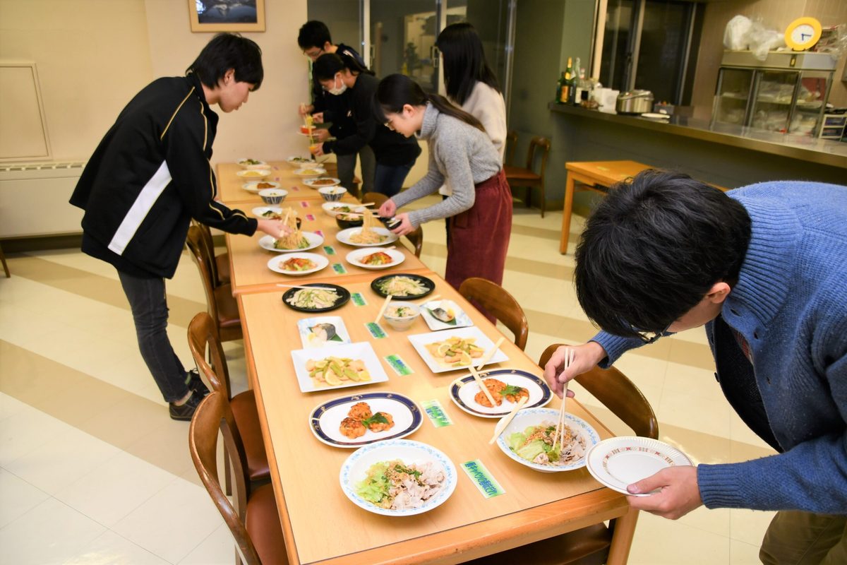 春学期新メニュー試食会 (32).JPG