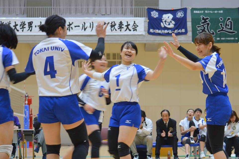 北海道大学男・女バレーボールリーグで全勝優勝03.jpg