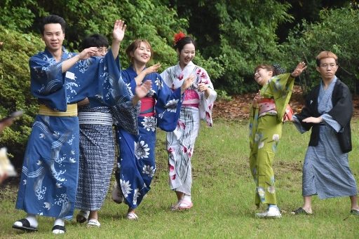 留学生盆踊り (2)_341.jpg