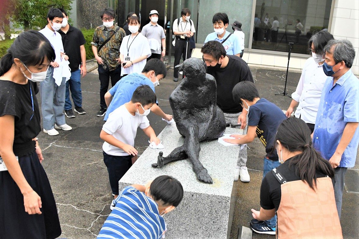 平塚盲学校の児童・生徒を対象にアートワークショップを実施しました