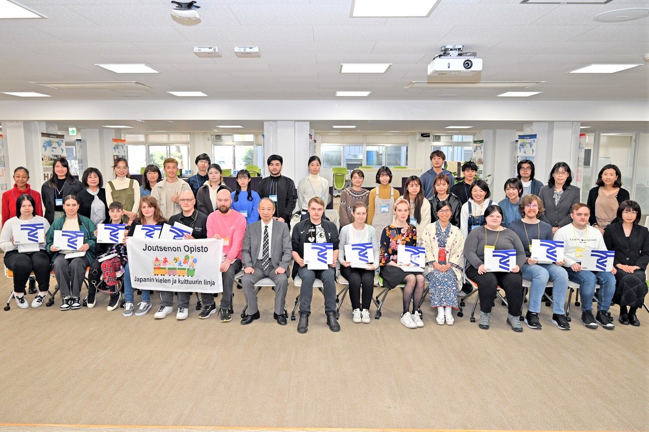 フィンランド・ヨウツェノ国民高等学校の学生を対象にした短期研修