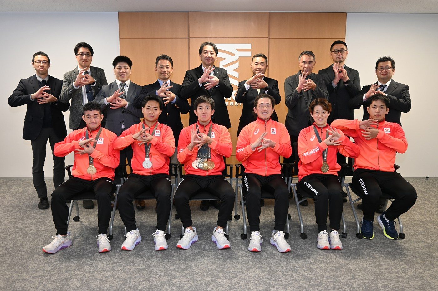 fc6927a4cd7fc6f068de9eb5d3ae4a