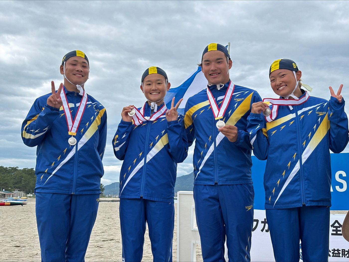 ライフセービングクラブの女子がプールインカレで4連覇を達成しました