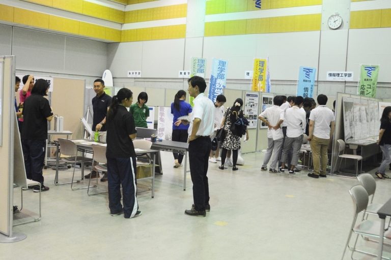 付属中高生向け学部説明会２_525.jpg
