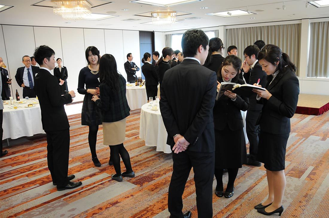 政経ｈｐ報告「卒業生交流会」 (3).JPG