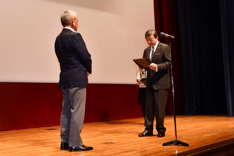 原田泳幸客員教授講演会1_525.jpg