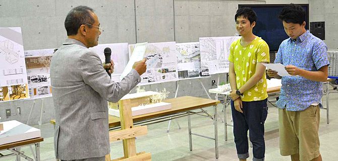 建築学科が「平成26年度春セメスター総合講評会」を開催しました