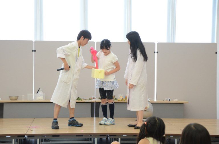 秋山先生サイエンスショー (3)_525.jpg