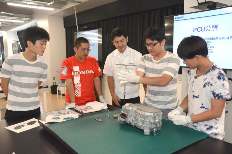 電子制御製品組み立て体験教室2_525.jpg