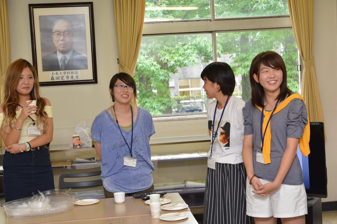 工hp報「土木女子会」02.jpg