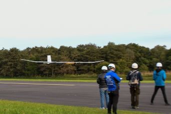 ソーラー無人飛行機 (5)341.jpg