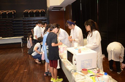 秋山先生サイエンスショー (4)_341.jpg