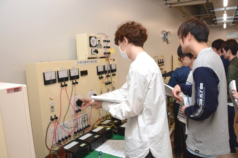 電気電子工学実験３ (3)_525.jpg