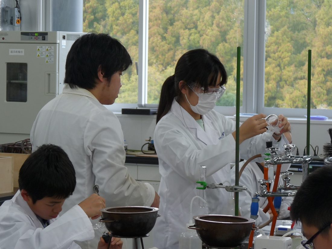 工hp報「楽しい化学教室」 (3).jpg