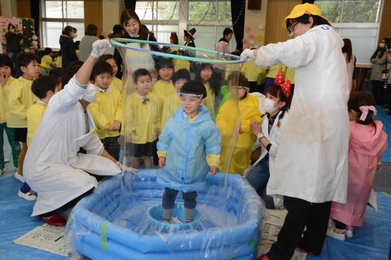 清水幼稚園科学実験教室１_525.jpg