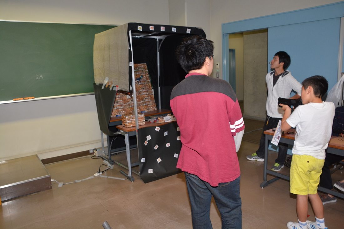 工hp報「建学祭・電気電子」05.jpg