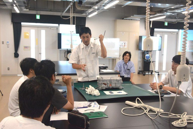 電子制御製品組み立て体験教室3_525.jpg