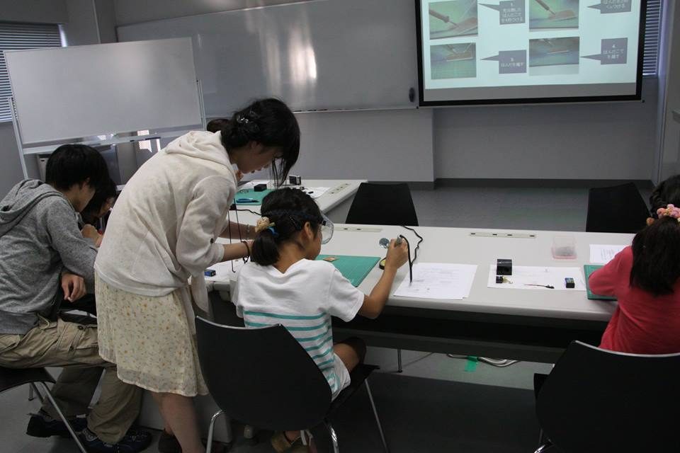 情通hp報告「電子工作教室」04.jpg