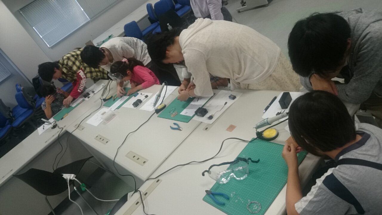 情通hp報告「電子工作教室」01.jpg
