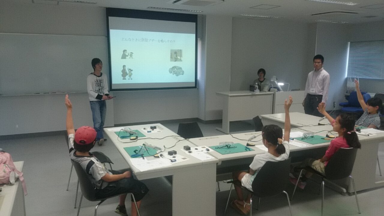 情通hp報告「電子工作教室」02.jpg