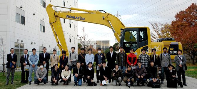 小松製作所湘南工場で恒例の企業見学会を行いました