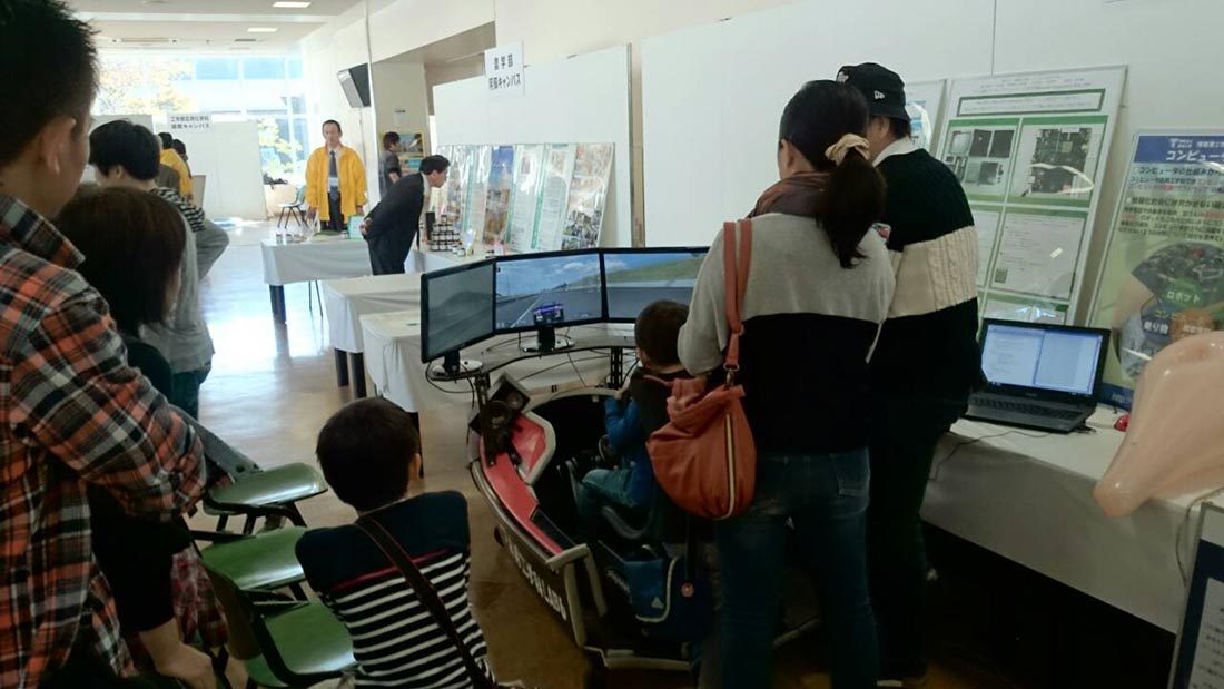 情理ｈｐ報告「HCDブース出展」 (2).jpg