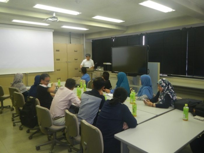 情報技術センター・19号館アンテナ見学 (2)_525.jpg