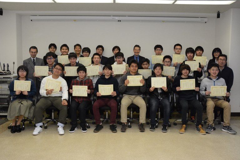基礎学力テストの成績優秀者表彰1_525.jpg