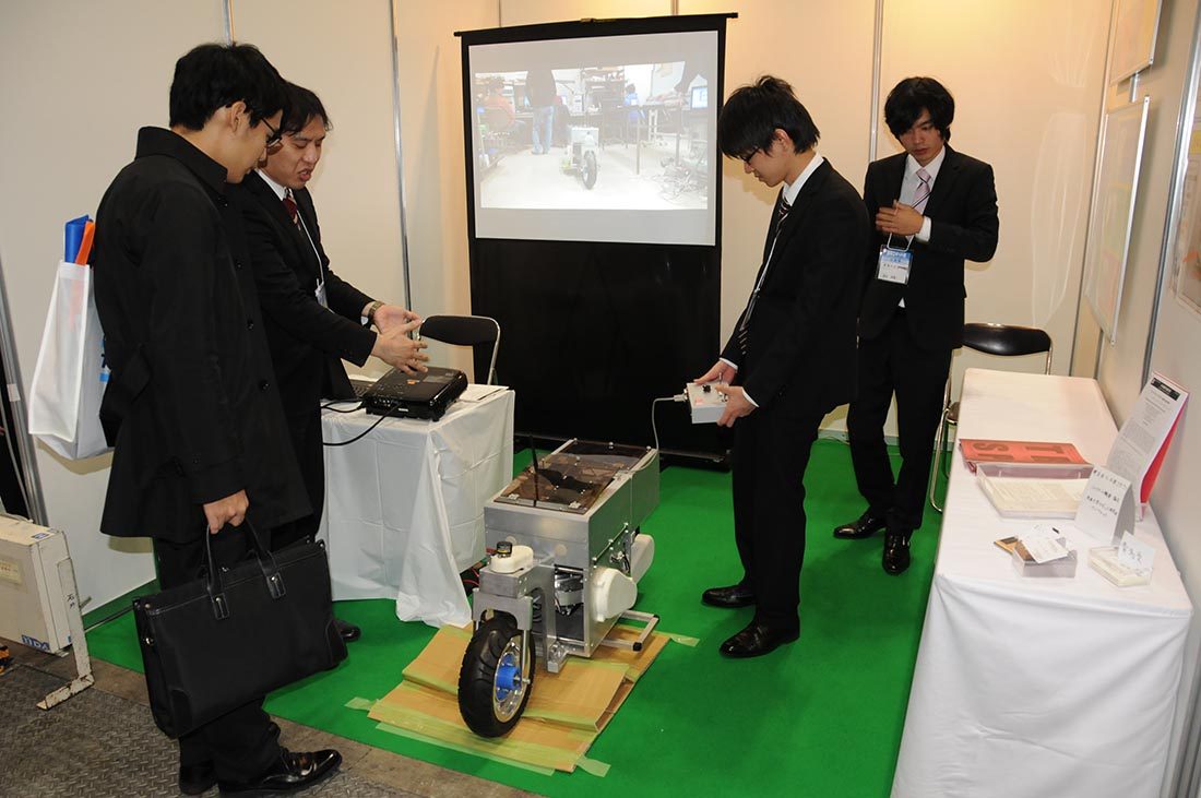 情理ｈｐ報告「ロボット展」 (1).JPG
