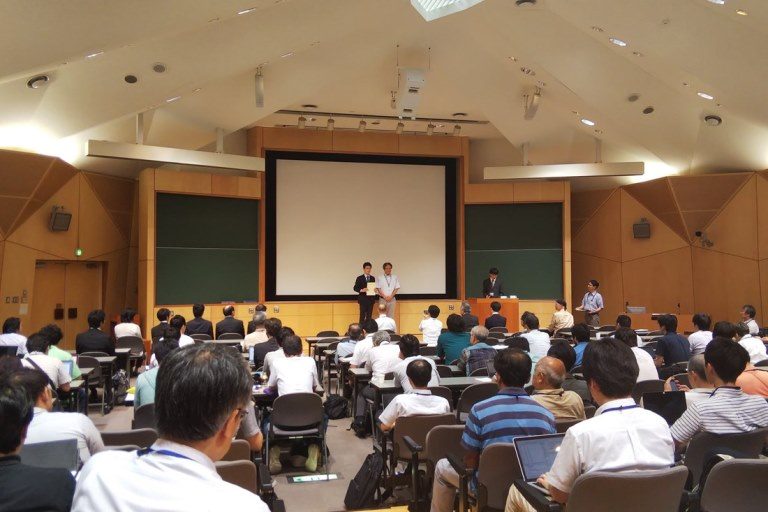 情報数理学科の藤ノ木准教授が日本応用数理学会論文賞を受賞しました
